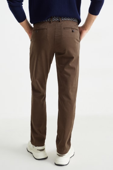 Uomo - Pantaloni chino con cintura - regular fit - marrone scuro