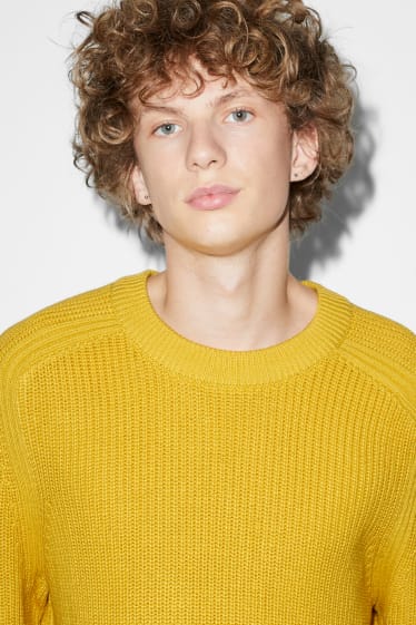 Mężczyźni - Sweter - prążkowany - żółty