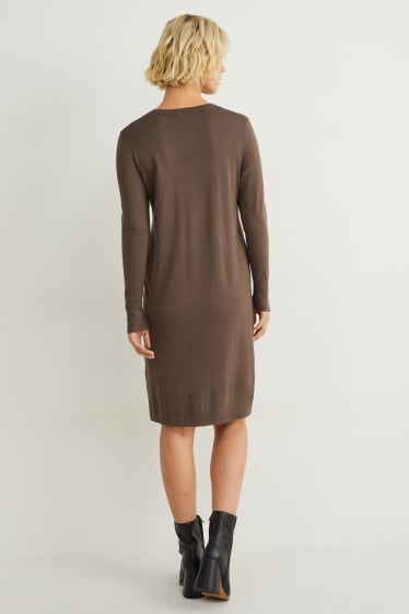Women - Basic knitted dress - brown