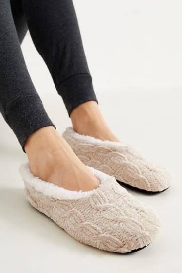 Women - Chenille slippers - cable knit pattern - beige