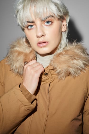 Donna - CLOCKHOUSE - parka con cappuccio e riporto di ecopelliccia - marrone chiaro
