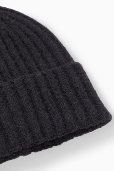 Women - Knitted hat - black