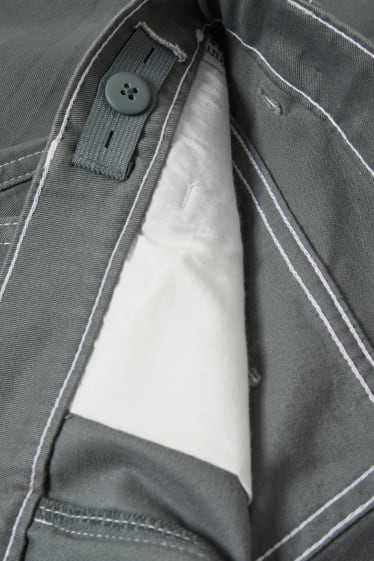 Kinder Buben - Cargo Jeans - Thermojeans - grün