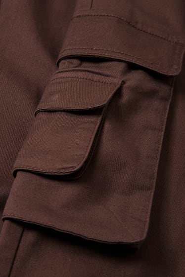 Mężczyźni - Spodnie bojówki - brązowy