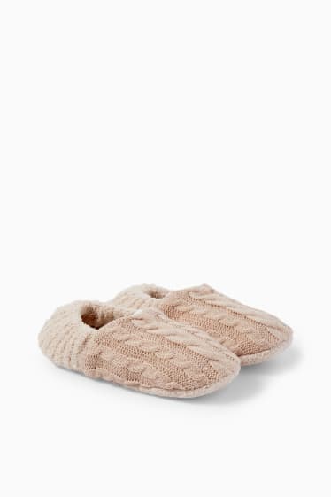 Women - Knitted slippers - cable knit pattern - beige