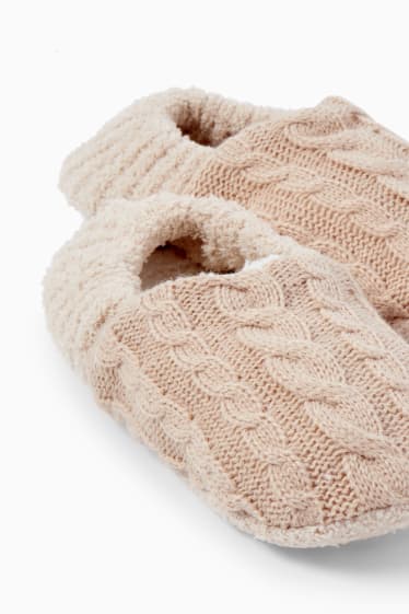 Women - Knitted slippers - cable knit pattern - beige