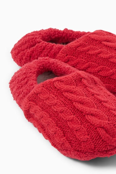 Women - Knitted slippers - cable knit pattern - dark red