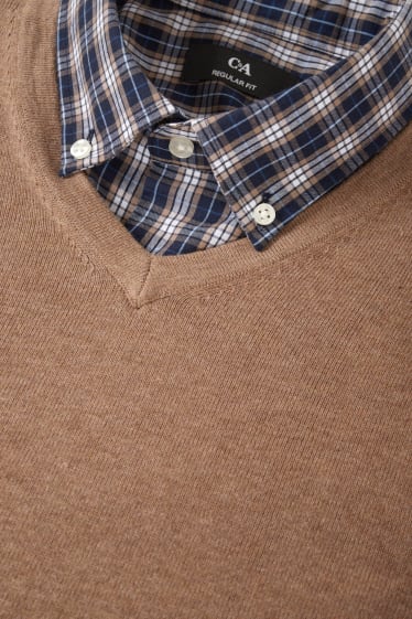 Hommes - Pull en maille fine et chemise - regular fit - col button down - beige
