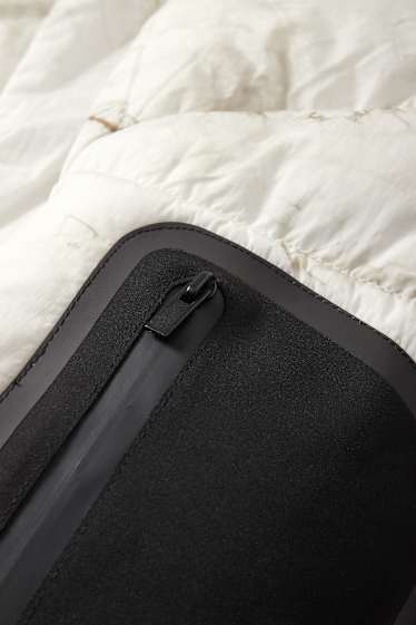 Herren - Steppjacke mit Kapuze  - cremeweiss