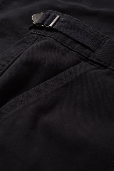 Adolescenți și tineri - CLOCKHOUSE - pantaloni cargo - talie înaltă - straight fit - negru