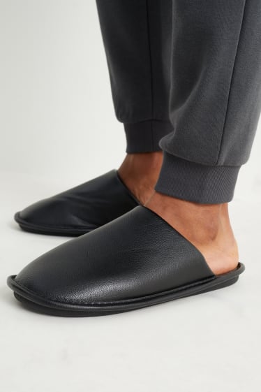 Bărbați - Papuci de casă - imitație de piele - negru