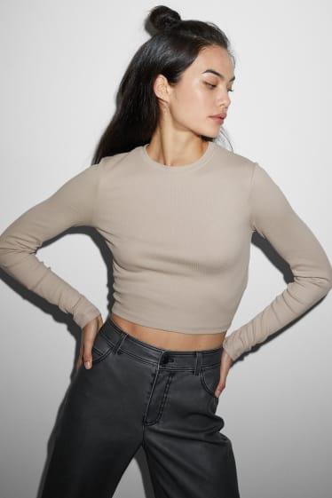 Teens & young adults - CLOCKHOUSE - cropped long sleeve top - beige