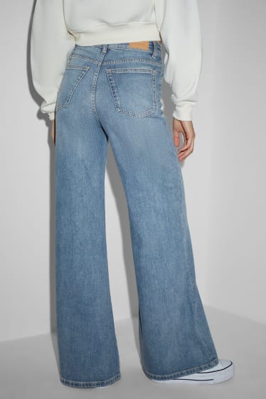 Women - CLOCKHOUSE - wide leg jeans - high waist - denim-light blue