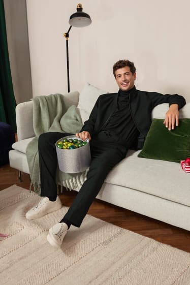 Home - Jersei de coll alt - negre