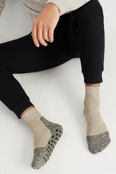 Pánské - Protiskluzové ponožky - šedá