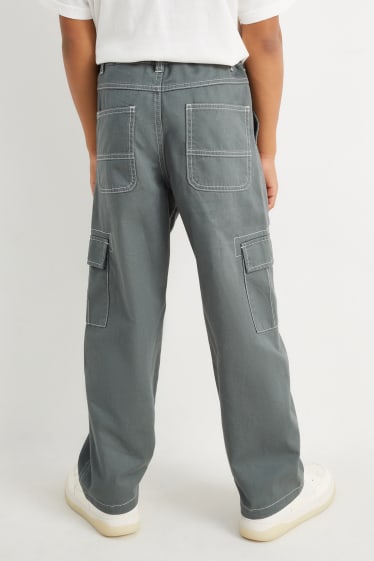 Kinder Buben - Cargo Jeans - Thermojeans - grün