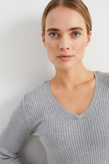Damen - Basic-Pullover mit V-Ausschnitt - gerippt - grau
