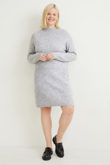 Femmes - Robe de maille - gris clair chiné