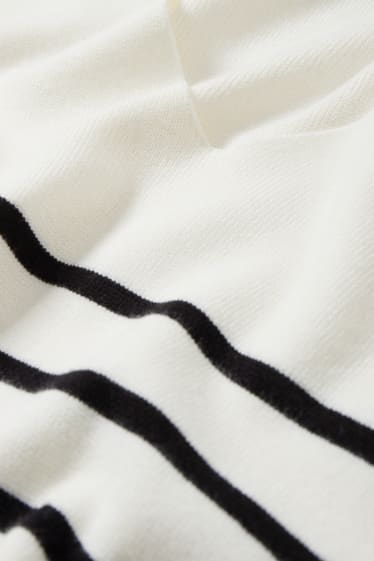 Femei - Pulover basic din tricot fin - cu dungi - alb-crem
