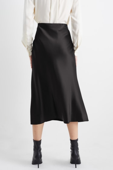 Women - Satin skirt - black