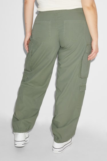 Dospívající a mladí - CLOCKHOUSE - cargo kalhoty - mid waist - relaxed fit - zelená