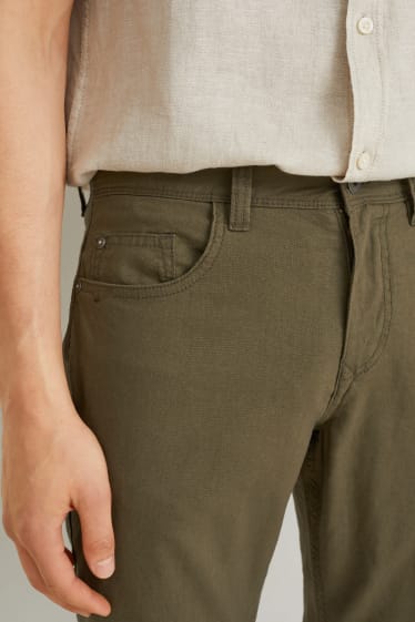 Mężczyźni - Spodnie - regular fit - ciemnozielony