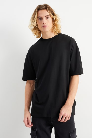 Men - Oversized T-shirt - black