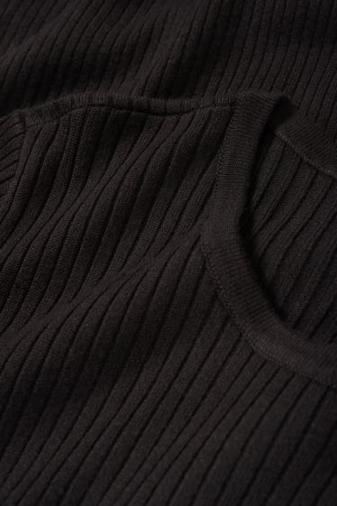 Femei - Rochie din tricot basic care evidențiază silueta - negru