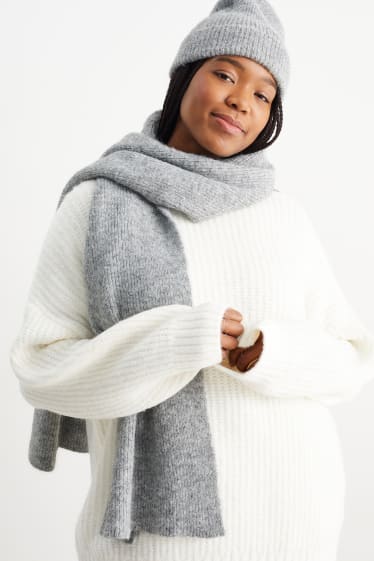 Teens & young adults - CLOCKHOUSE - knitted scarf - gray-melange