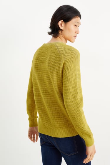 Mężczyźni - Sweter - żółty