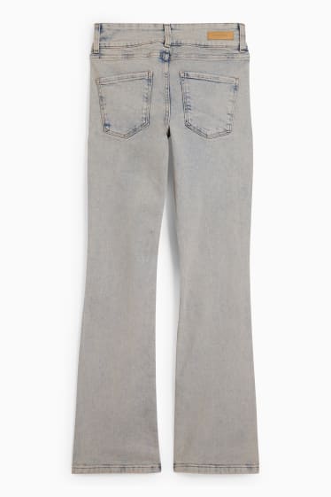 Tieners & jongvolwassenen - CLOCKHOUSE - bootcut jeans - low waist - LYCRA® - jeanslichtgrijs