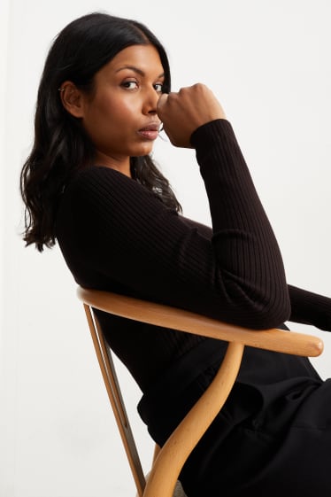Femmes - Pullover basique à col V - matière côtelée - noir