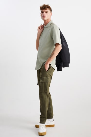Hombre - Pantalón cargo - tapered fit - verde oscuro