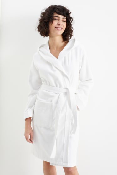 Femei - Halat de baie din tricot plușat, cu glugă - alb