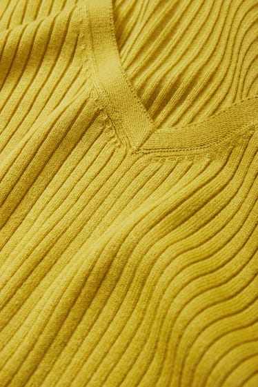 Women - Basic V-neck jumper - ribbed - yellow