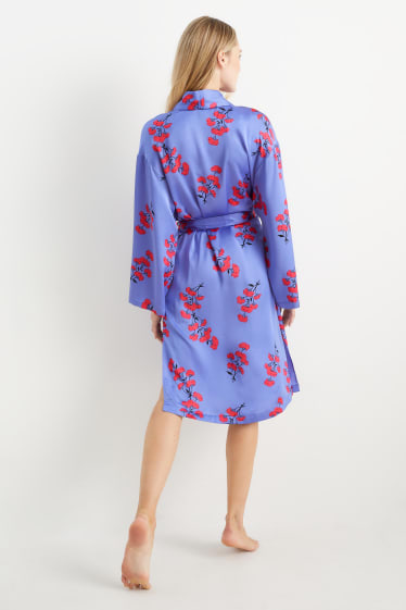 Kobiety - Satynowe kimono - w kwiaty - purpurowy
