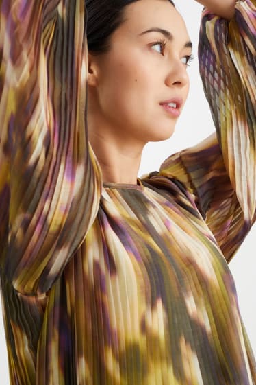 Dámské - Plisované šaty - se vzorem - vícebarevný potisk