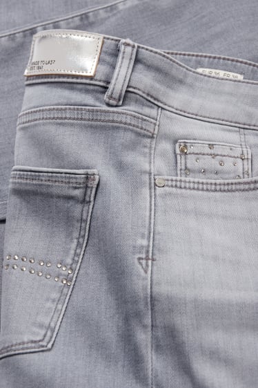 Damen - Straight Jeans mit Strasssteinen - Mid Waist - helljeansgrau