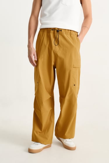 Hombre - Pantalón parachute - regular fit - marrón