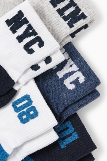 Enfants - Lot de 5 paires - inscriptions typographiques - chaussettes à motif - bleu foncé