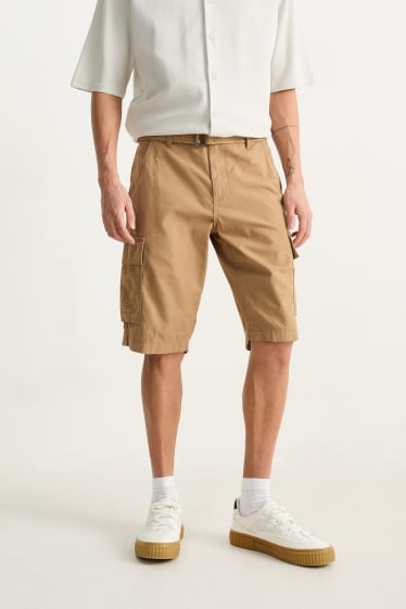 Home - Pantalons curts cargo amb cinturó - marró clar