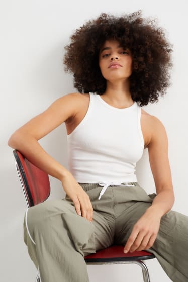 Mujer - Top crop - blanco roto