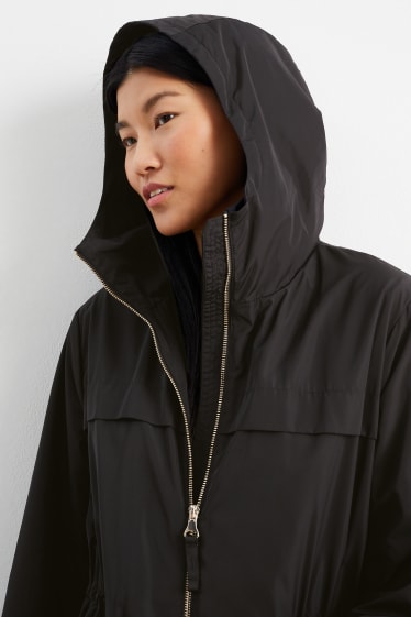 Dámské - Kabát s kapucí - s výplní - z vodoodpudivého materiálu - skládací - černá