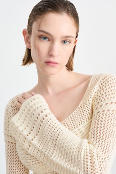 Joves - CLOCKHOUSE - jersei crop - blanc trencat