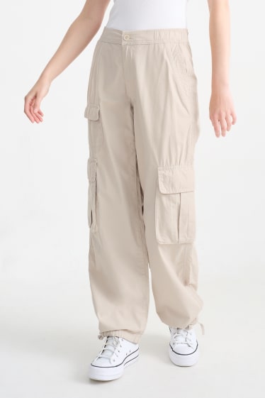 Joves - CLOCKHOUSE - pantalons cargo - mid waist - relaxed fit - beix clar