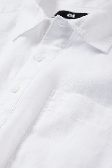 Mężczyźni - Lniana koszula - regular fit - kołnierzyk kent - biały