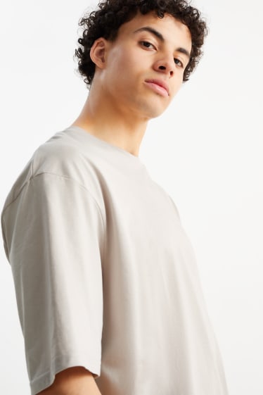 Uomo - T-shirt oversized - beige chiaro