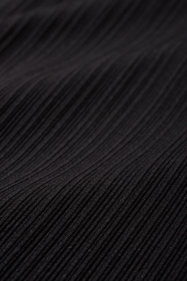Dámské - Pouzdrové pletené šaty - černá