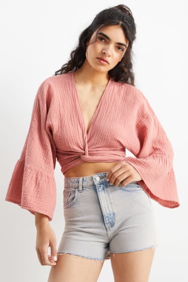 Women - Cropped muslin blouse - dark rose