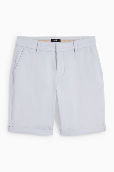 Women - Basic Bermuda shorts - mid-rise waist - light blue